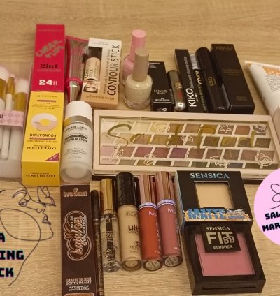 Complete makeup set