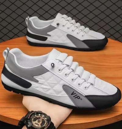 أحذية رجالية عصرية